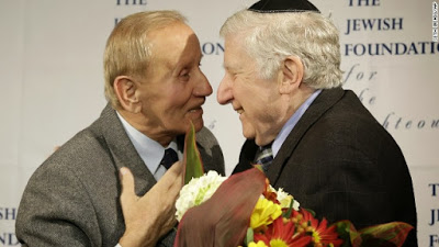 Sobreviviente del Holocausto se reunió con su protector durante la Segunda Guerra Mundial